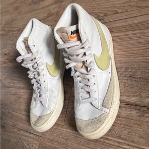 Nike Blazer women’s 8.5